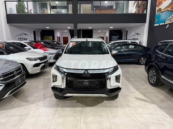 MITSUBISHI L200 TRITON 2.4 16V TURBO DIESEL SPORT HPE-S CD 4P 4X4 AUTOMÁTICO MITSUBISHI L200 TRITON 2.4 16V TURBO DIESEL SPORT HPE-S CD 4P 4X4 AUTOMÁTICO